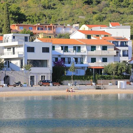 Apartments By The Sea Igrane, Makarska - 6653 מראה חיצוני תמונה