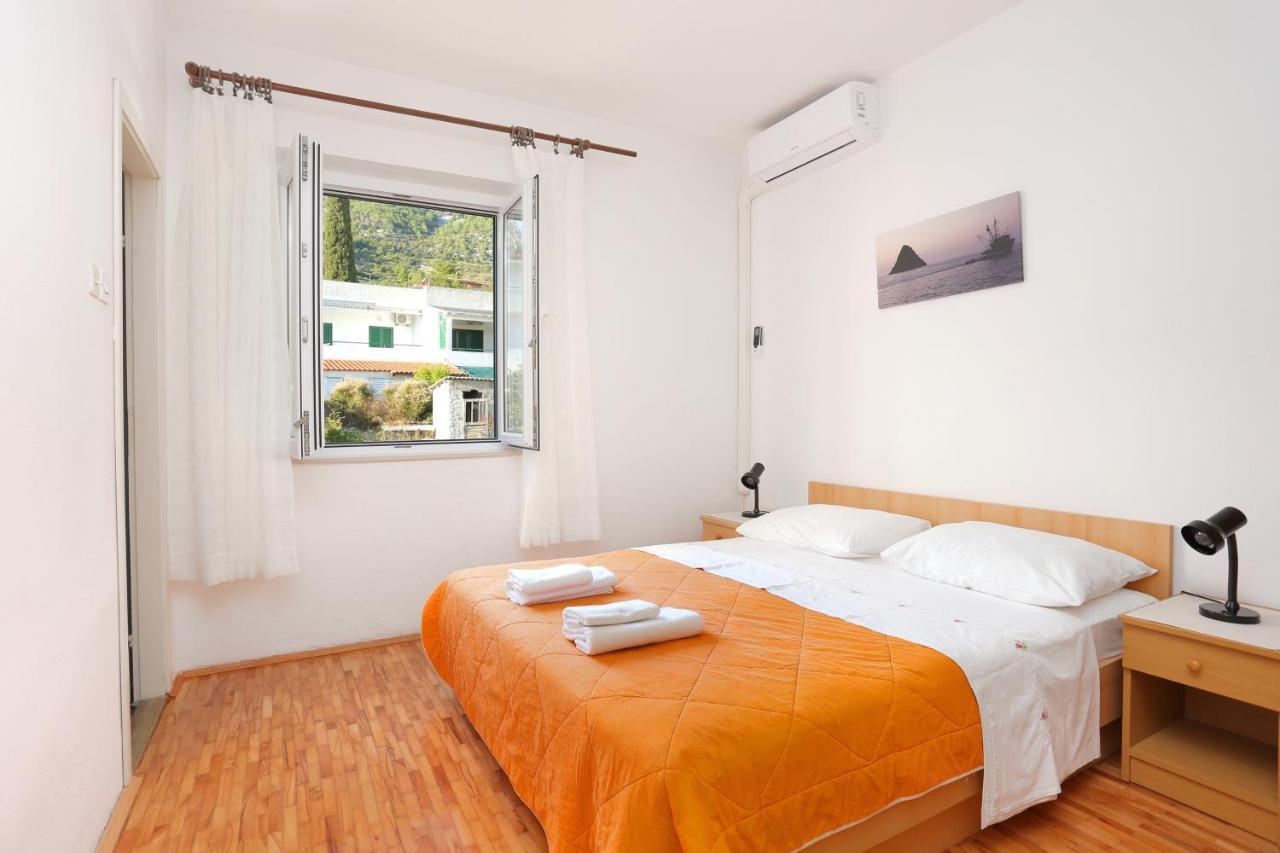 Apartments By The Sea Igrane, Makarska - 6653 מראה חיצוני תמונה