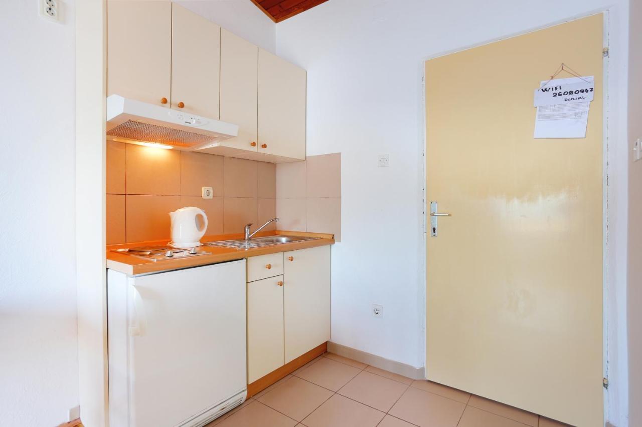 Apartments By The Sea Igrane, Makarska - 6653 מראה חיצוני תמונה
